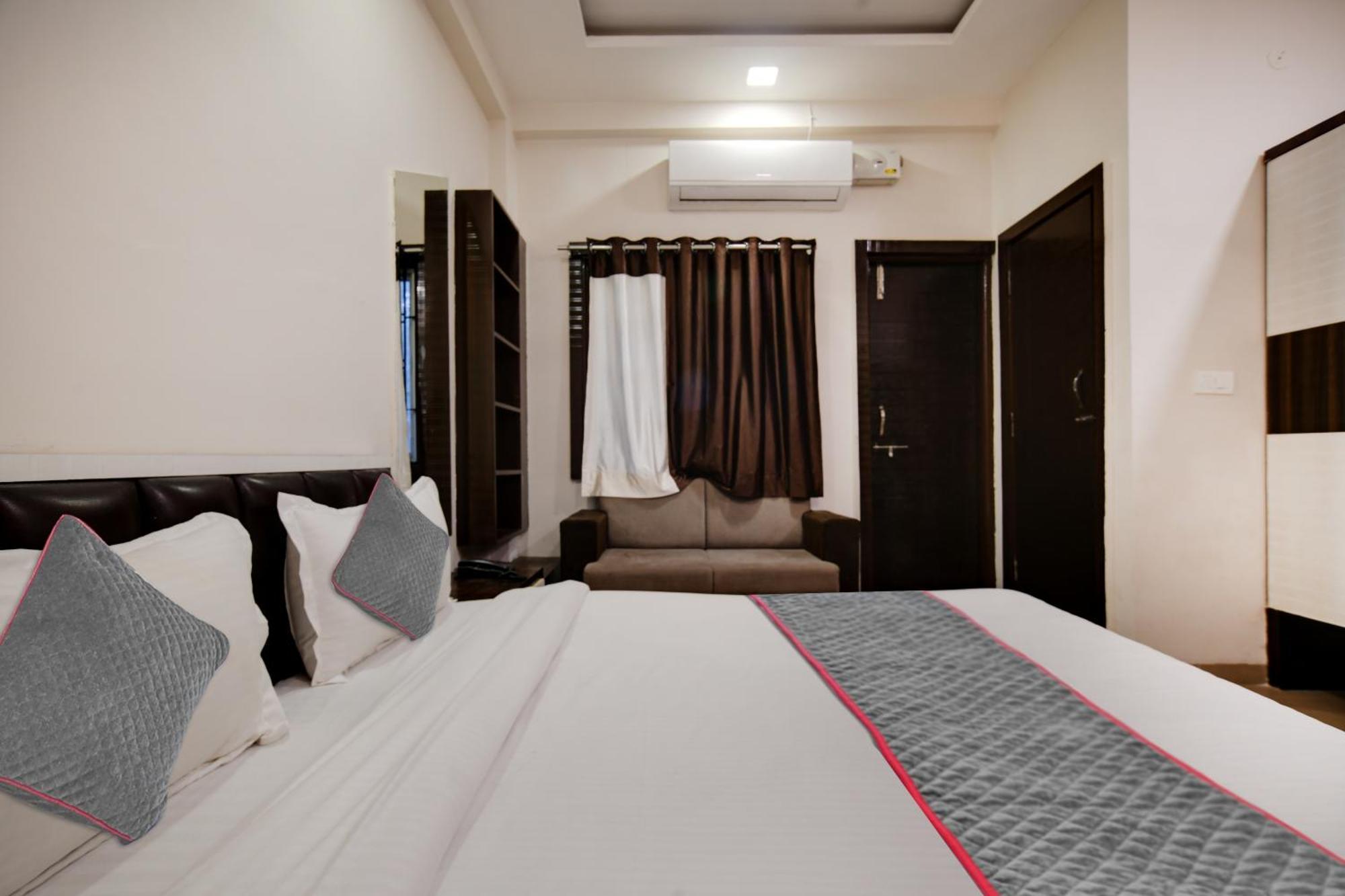 Townhouse Prime Stay Indore Exteriör bild