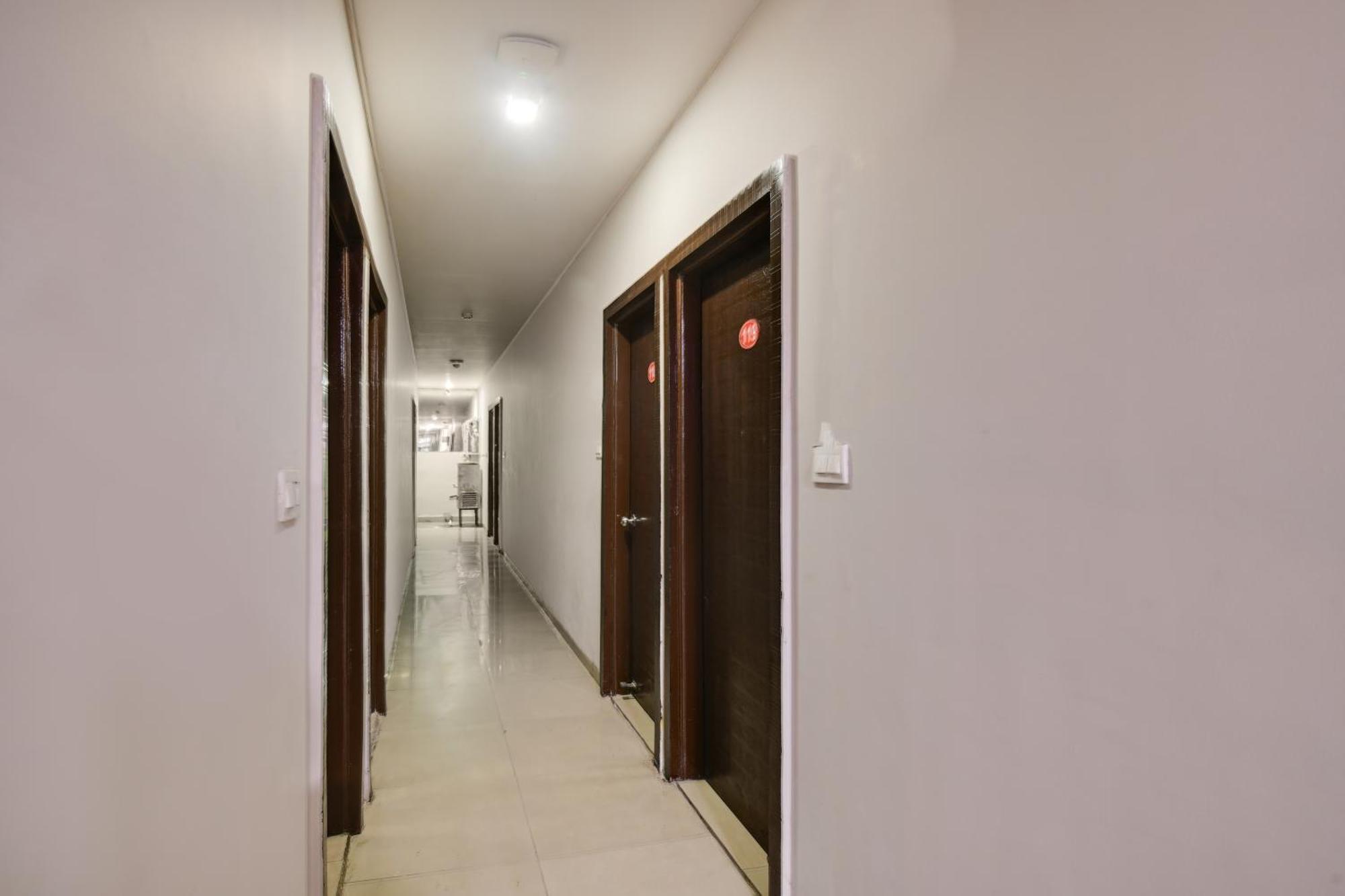 Townhouse Prime Stay Indore Exteriör bild